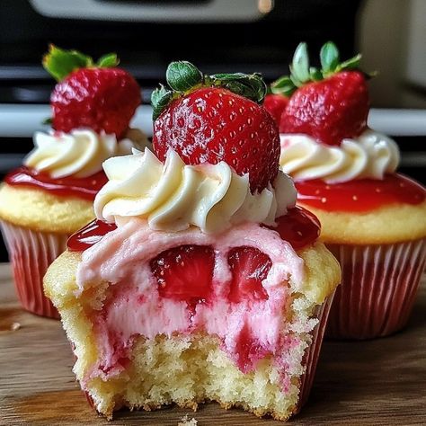 Delicious Strawberry Cheesecake Cupcakes Recipe Strawberry Cheesecake Filling Recipe, Strawberry Cheesecake Cupcakes Recipe, Strawberry Cheesecake Bites Recipe, Strawberry Cheesecake Muffins, Cheesecake Filled Strawberries, Easy Cooking Ideas, Strawberry Cheesecake Cupcakes, Cheesecake Cupcakes Recipe, Strawberry Shortcake Cheesecake