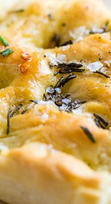 Easy Foccassia Bread, Bread Items, Specialty Breads, Photoshoot Food, Rosemary Focaccia Bread, Rhodes Rolls, Pizza Oven Recipes, Savory Baking, Recipes With Yeast