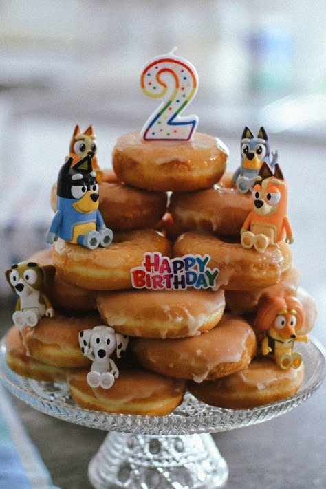 #birthday #bluey #2yearold #donut #cake Bluey Birthday Breakfast, Bluey Theme Party Food, Bluey Birthday Brunch, Bluey Birthday Party Foods, Bluey Party Cake, Bluey Breakfast, Three Year Old Birthday Party Bluey, Bluey Third Birthday Girl, Bluey Cupcake Ideas