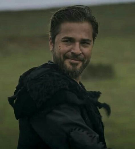 Cutest smile Engin Altan Düzyatan, Ertugrul Gazi, Foreign Celebrities, Engin Altan, Peaky Blinders Thomas, Lotr Funny, Dirilis Ertugrul, Ertugrul Ghazi, Beautiful Series