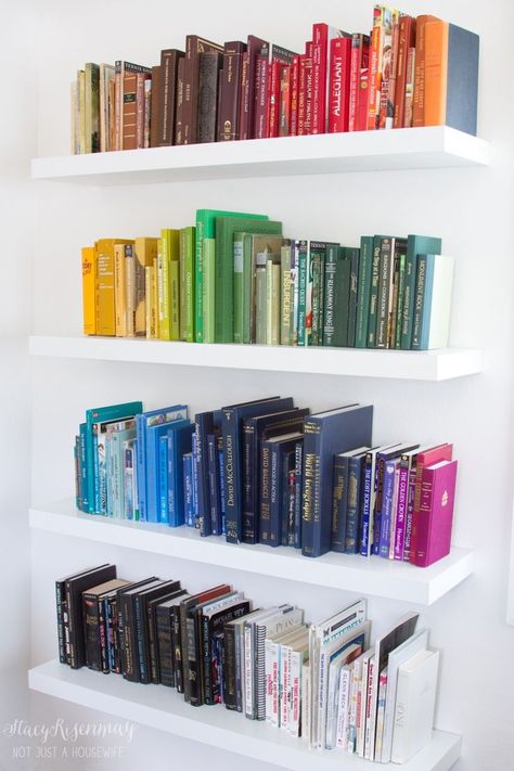 books by color Color Coordinated Bookshelf, Rainbow Bookshelf, Unique Bookshelves, Books By Color, Bookshelf Organization, The Home Edit, Bookshelf Styling, Bookshelf Design, Bookshelves Diy