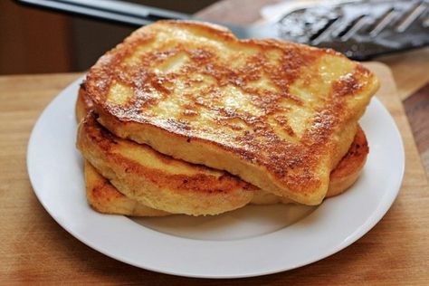 Eggy Bread – for little and big babies Eggy Bread, Savoury French Toast, Easy French Toast Recipe, Low Fodmap Recipes, Fodmap Recipes, French Toast Recipe, British Food, Breakfast Breads, Bread Recipe