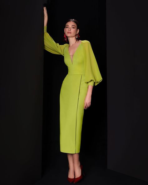 Green Dress Formal, Light Green Dress, Lime Green Dress, Fitting Skirt, Elegant Midi Dresses, Fashion Journals, Georgette Dress, Clothing Catalog, V Neck Midi Dress