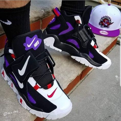 Nike Air Barrage Mid, Nike Air Barrage, Nike Shoes Blue, Couple Sneakers, Futuristic Shoes, Nike Kicks, Nike Shoes Air Force, Trendy Shoes Sneakers, Nike Fashion Shoes