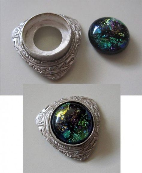 Fine silver bezel wire setting embedded in fine silver metal clay before firing and set with a dichroic glass cabochon after firing. Metal Clay Rings, Metal Clay Art, Metal Clay Tutorial, Bezel Wire, Pmc Jewelry, Precious Metal Clay Jewelry, Hantverk Diy, Art Clay Silver, Jewelry Hacks