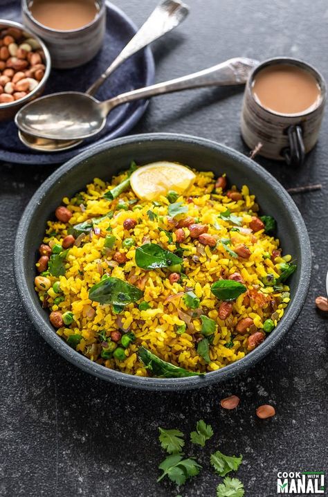 Onion Curry, Chai Time, Indian Vegan, Poha Recipe, Breakfast Photography, Fav Food, Indian Dessert, Chaat Recipe, Mustard Seeds