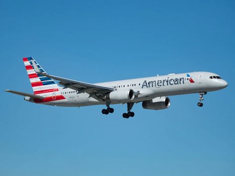 American Airlines First Class Seats, Book Flight, Business Class Seats, First Class Seats, Boeing 757, Miami International Airport, American Air, Flying With Kids, Massimo Vignelli