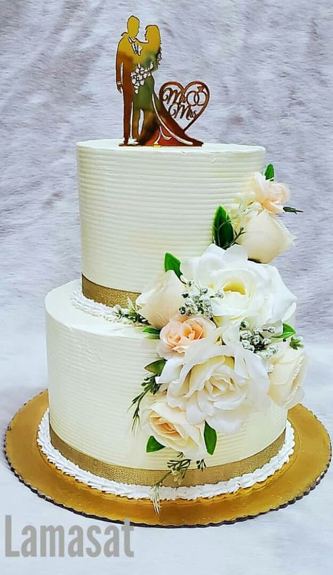 White And Gold Wedding Cake With Flowers, Kek Kahwin 2 Tingkat, 2 Tier Wedding Cakes Simple Elegant, 2 Tier Wedding Cake, Simple Birthday Cake Designs, Cake Sizes And Servings, Wedding Cake Simple Elegant, Wedding Cake Display, Buttercream Decorating