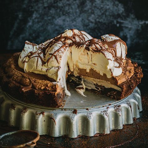 Iced mocha mud pie recipe - Spinneys UAE Mud Pie Recipe, Pie Party, Iced Mocha, Frozen Seafood, Bacon Sausage, Frozen Chocolate, Yorkshire Pudding, Chocolate Day, Chocolate Ice