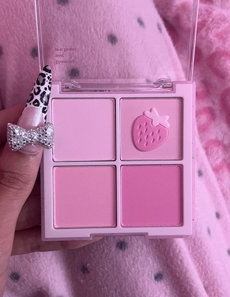 Strawberry Blush, School Goals, Blush Beauty, Fancy Makeup, Berry Smoothie, Makeup Room, Pink Blush, Makeup Palette, Skin Makeup