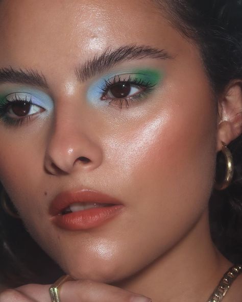 Jessica’s Instagram photo: “blue and green are my favorite colors to play with on the eyes so I had to join this weeks #kjhacademy @katiejanehughes 💚 I filmed the…” Green Eye Makeup Blue Eyes, Green Blue Makeup, Blue Green Eyeshadow Looks, Blue Green Makeup Look, Green And Blue Makeup, Blue Green Makeup, Blue And Green Eyeshadow, Blue And Green Eyeshadow Looks, Blue Green Eyeshadow