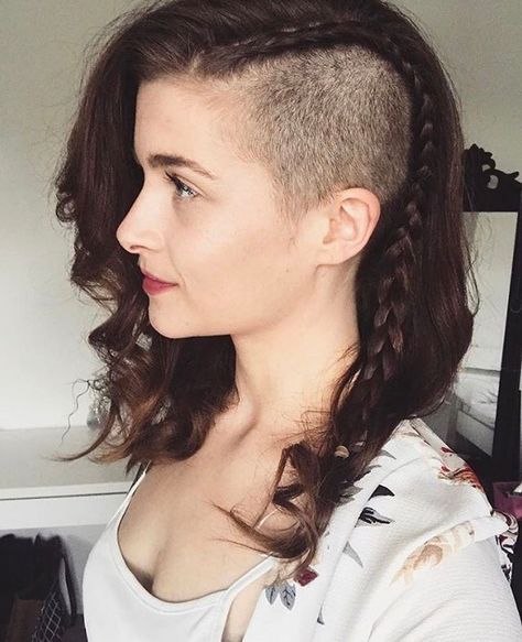 #BuzzCutFeed (@buzzcutfeed) on Instagram: “WARRIOR ⚔️PRINCESS  Thanks @littlemissmicaela 🖤 #BuzzCutFeed #UCFeed #Haircut #Undercut #Undercuts…” Edgy Long Hair, Undercut Long Hair, Bold Women, Half Shaved Hair, Shaved Side Hairstyles, Half Shaved, Viking Hair, Undercut Hairstyles, Long Hairstyles