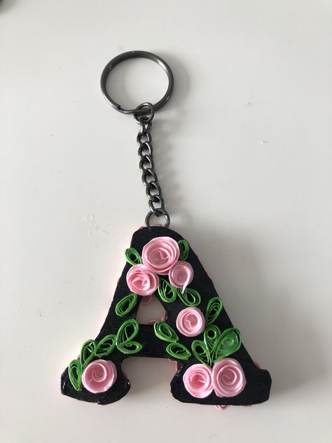 Quilled Alphabet a key chain by Jujukwan Paper Quilling Key Tags, Quilling Keychains, Quilling Letters, Arte Quilling, Paper Quilling Jewelry, Full Hand Mehndi, Quilling 3d, Paper Quilling Patterns, Quilling Earrings