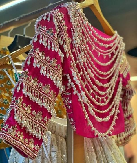 Trendy Wears Online on Instagram Lehengas For Party Wear, Gown For Women Party Wear, New Party Wear Dress, Casual Sundresses, Casual Bridal Dress, Designer Gown, Latest Bridal Dresses, Pakistani Fancy Dresses, Beautiful Pakistani Dresses