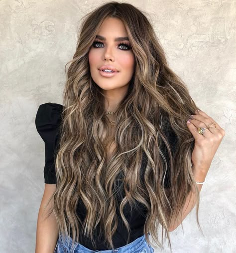 Synthetic Curly Hair, Ombre Brown, Chocolate Toffee, Brown Hair Balayage, Wavy Wig, Blonde Hair With Highlights, Brown Blonde Hair, Hair Replacement, Middle Part