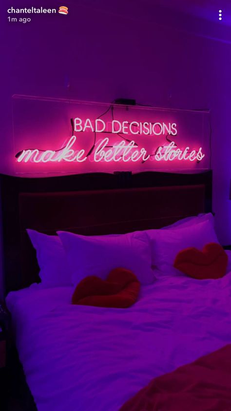 Dream Rooms For Teens, Vsco Room, Neon Bedroom, Led Lighting Bedroom, Aesthetic Vsco, Neon Room, Deco Rose, Cute Bedroom Ideas, Aesthetic Rooms