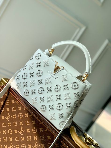 Lv White Bag, Lv Capucines, Louis Vuitton Capucine, Louis Vuitton Capucines, Watch Model, Replica Handbags, Lv Bag, White Bag, New Bag