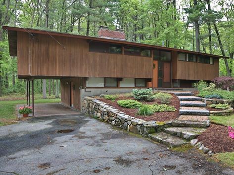 70s House Exterior, Arch Exterior, Hospitality Marketing, 70s Architecture, Modern Exteriors, 50s House, Deck House, Mid Century Exterior, Mid Century Ranch