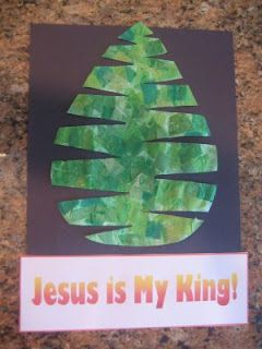 A Mommy's Adventures: Palm Frond Collage  A great art project to celebrate Palm Sunday with kids. www.amommysadventures.com Palm Branch Craft, Easter Art For Kids, Palm Sunday Craft, Christian Easter Art, Palm Sunday Activities, Palm Sunday Crafts, Easter Lessons, Easter Sunday School, Preschool Easter