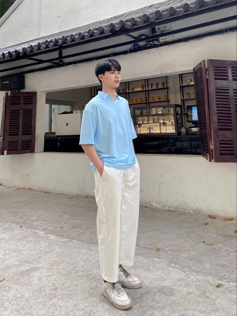 Pantalon Blanco Outfit, Outfit Cowo, Outfit Cowok, Korean Street Fashion Men, Fav Outfit, Kpop Fashion Men, Asian Men Fashion, Mens Smart Casual Outfits, Outfit Korean Style