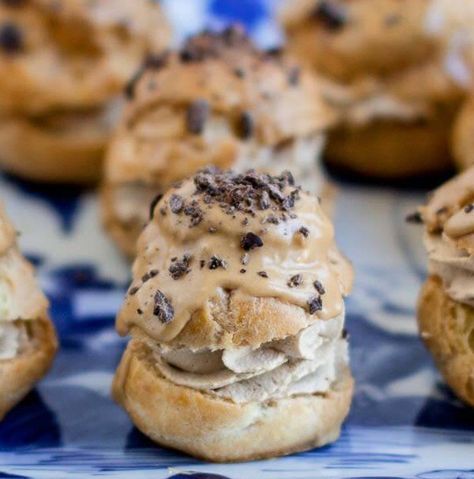 Coffee Buzz Cream Puffs | 13 Scrumptious Cream Puff Fillings You Can Prepare In No Time | https://homemaderecipes.com/cream-puff-fillings/ Creme Puff Filling, Cream Puff Flavors, Homemade Cream Puffs, Easy Pastry, Cream Puff Filling, Pepperoni Dip, Chips Dip, Chocolate Covered Coffee Beans, Creme Puff