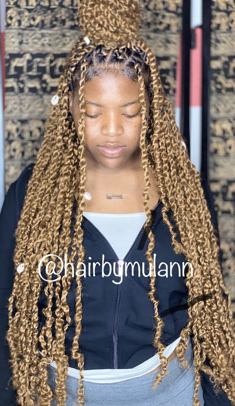 Passion Twists Blonde, Afro Hair Inspiration, Hair Length Guide, Black Hair Protective Styles, Butterfly Braids, Hair Braid Patterns, Passion Twists, Twist Braid, Quick Natural Hair Styles