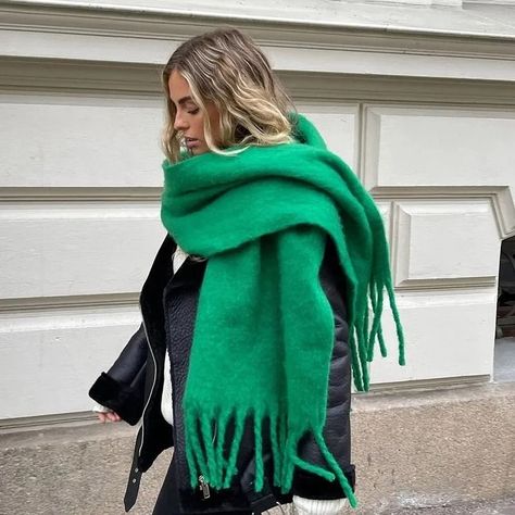 Trim Scarf, Thick Scarf, Scarf Outfit, Chunky Scarves, Scarf Material, Green Scarf, Oversize Knit, Shawl Scarf, Pashmina Scarf