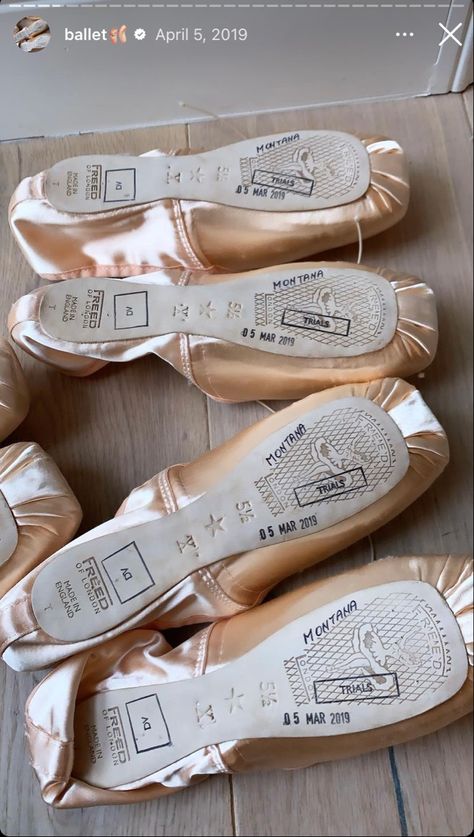 Pointe Shoes Aesthetic, Ballet Instagram, Dancer Lifestyle, Ballet Pointe, Ballet Pointe Shoes, Shoes Aesthetic, London Free, Small Town Girl, En Pointe