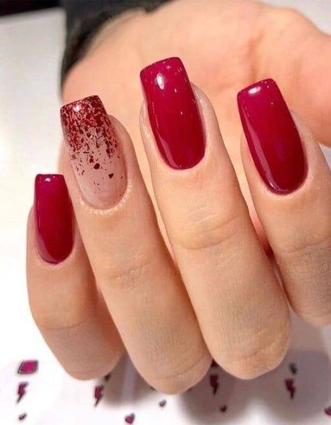 Short Red Nails, Red Summer Nails, Red And White Nails, Red Nail Art Designs, Red Gel Nails, Bright Red Nails, Wedding Nails Glitter, Red Nail Art, Red Acrylic Nails