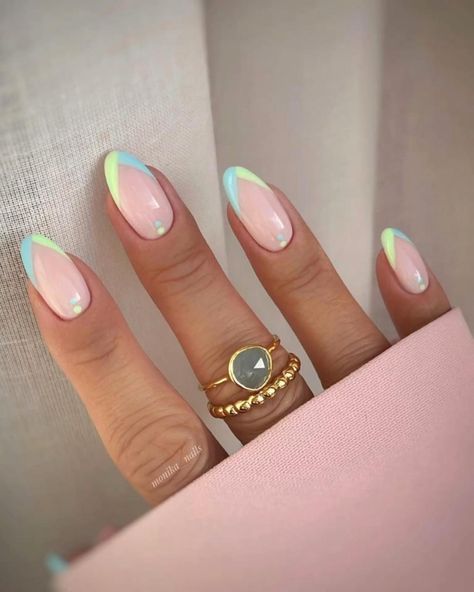 Pastel Stripe Nails, Oval Summer Nails Art Designs, Neon Glazed Nails, Spring Shellac Nails Simple, Round Nail Designs Spring, Summer Nails 2023 Color Trends Almond, Oval Spring Nails, Europe Vacation Nails, Black And White French Nails