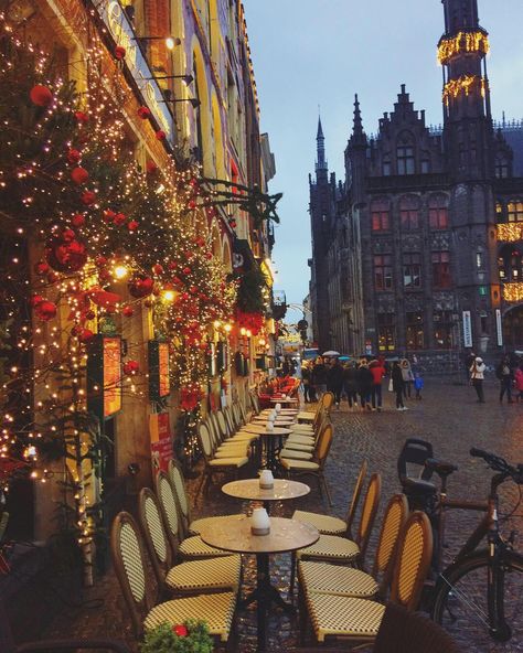 Bruges Christmas Aesthetic, Brugge Belgium Christmas, Bruges Belgium Christmas, Bruges Belgium Aesthetic, Christmas Bruges, Christmas Brussels, Belgium Christmas, Bruges Christmas, Brussels Christmas