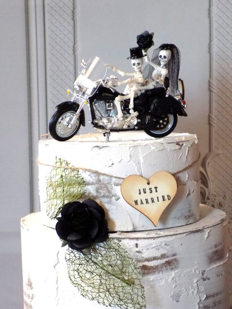 Biker Wedding Ideas, Skull Wedding Decorations, Biker Wedding Dress, Biker Wedding Theme, Motorcycle Wedding Cake, Miniature Motorcycle, Motorcycle Cake Topper, Halloween Wedding Decor, Heavy Metal Wedding