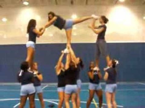 Small Squad Cheer Pyramids, Stunt Ideas, Easy Cheer Stunts, Cheerleading Flyer, Cheer Dances, Cheer Pyramids, Kids Cheerleading, Youth Cheerleading, Varsity Cheerleading