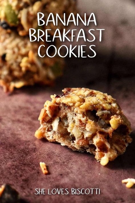 Easy Oatmeal Banana Breakfast Cookies Oatmeal Banana Breakfast, Banana Breakfast Cookies, Trail Mix Ingredients, Banana Oatmeal Cookies Healthy, Banana Cookies Healthy, Recipe For Oatmeal, Banana Nut Oatmeal, Banana Breakfast Cookie, Granola Cookies