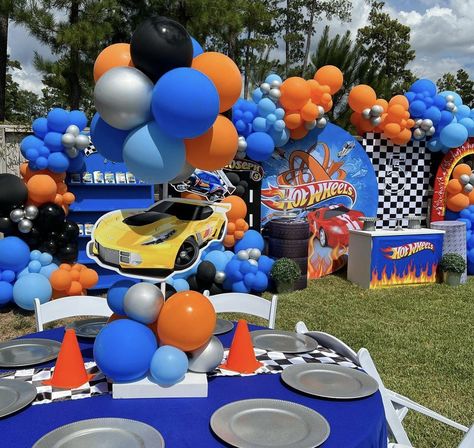 Hot Wheels Decorations Party Ideas, Hot Wheels Birthday Party Decorations, Hotwheels Birthday Decorations, Hot Wheels Balloon Backdrop, Hotwheels Birthday Balloon Garland, Hotwheels Party Decor, Hot Wheels Balloon Garland, Hot Wheel Backdrop, Monster Truck Party Balloons