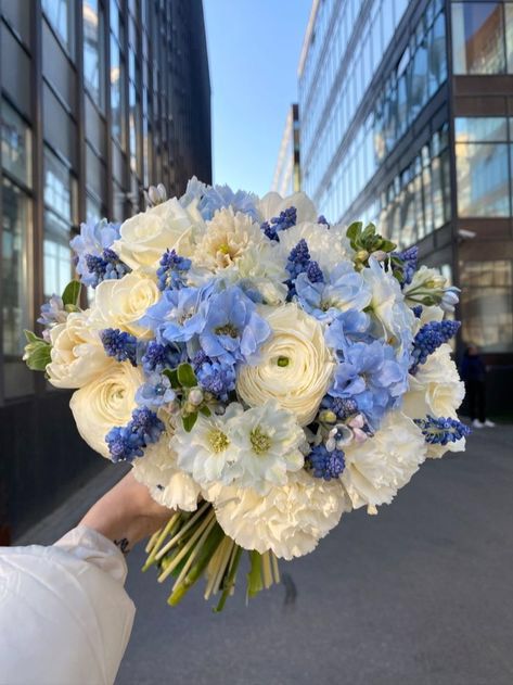 Hydrangeas Flower Arrangements, Flower Bouquet Ideas Floral Arrangements, Light Blue Flower Bouquet, August Wedding Bouquet, Baby Blue Bouquet, Unique Flower Bouquet, Hoco Bouquet, Wealthy Husband, Blue And White Bouquet