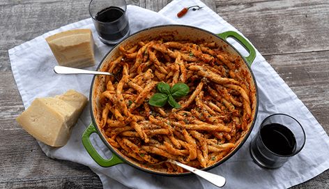 ARRABBIATA SAUCE aka Pasta all'Arrabbiata Recipe by Vincenzo's PlateVincenzo's Plate Arrabbiata Pasta, Arrabiata Sauce, Arrabbiata Sauce, Arancini Recipe, Spicy Pasta, Spicy Tomato Sauce, Pasta Plates, Vegetarian Pasta, Main Course Recipes