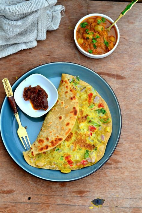 Egg Paratha Recipe - an easy and healthy recipe which is rich is protein. It can be made as a breakfast or dinner recipe. And also a kids friendly recipe too and perfect for egg lovers like me 😍 . Egg Paratha Recipe, Egg Paratha, Paratha Recipe, How To Make Eggs, Paratha Recipes, Indian Snacks, Diet Food, Bread Dough, Fried Egg