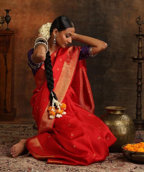 WeaverStory (@real_weaverstory) • Instagram photos and videos Orange Sarees, Silk Kanjivaram Saree, Kanjivaram Saree, Chanderi Saree, Orange Saree, Pink Border, Chanderi Silk Saree, Classic Portraits, Saree Photoshoot