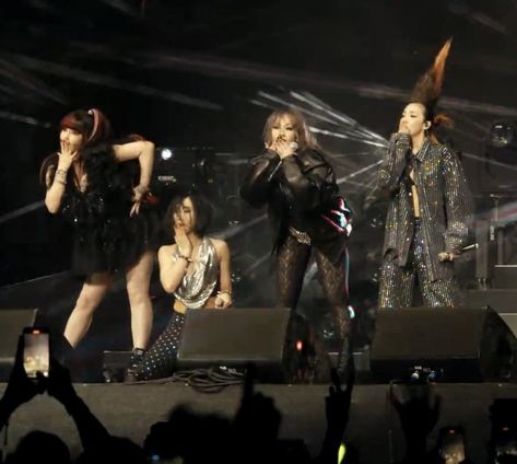 2NE1 Coachella 2ne1 Coachella, Award Show, Kpop Girl Groups, On Stage, Kpop Girls, Girl Group, Concert, Quick Saves