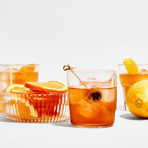 How to Pre-Batch Old-Fashioneds—and Any Stirred Cocktail—for Maximum Party Portability | Bon Appétit Rye Whiskey Cocktail, Fall Cocktail Party, Campari Cocktails, Food Shoot, New Years Cocktails, Old Fashioned Drink, Creative Cocktails, Batch Cocktails, Cider Cocktails