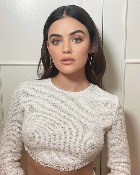 Lucy Hale Makeup, Lucy Hale Hair, Lucy Hale Style, 5 Minute Makeup, Haircut Designs, Lucy Hale, Maquillaje Natural, Womens Haircuts, Inspirational Women