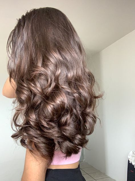 Hairstyles For A V Neck Dress, Blowout With Loose Curls, Brown Long Hair Layers, Hair Blowout Styles, Short Curled Hair, Curls For Medium Length Hair, Belle Hair, Curled Ends, Belle Hairstyle