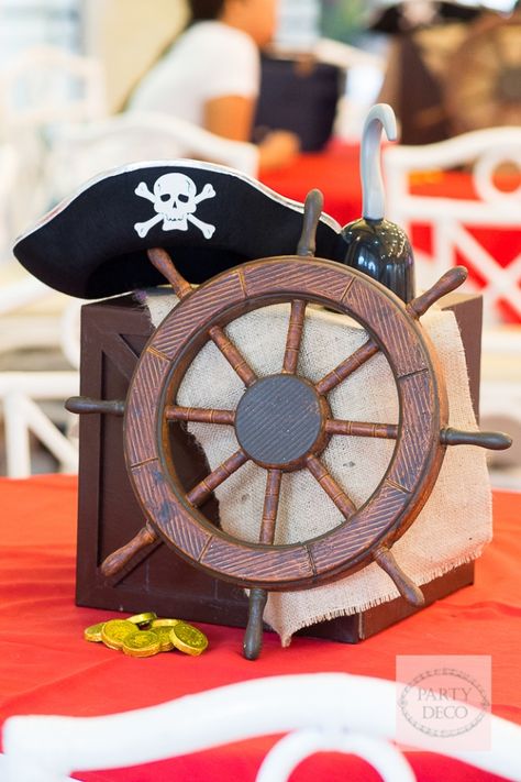 Pirate Table Centerpieces, Pirate Theme Centerpieces, Pirate Centerpiece Ideas, Pirate Centerpiece, Pirate Party Decorations, Pirate Invitations, Pirates Party, Peter Pan Party, Pirate Fairy