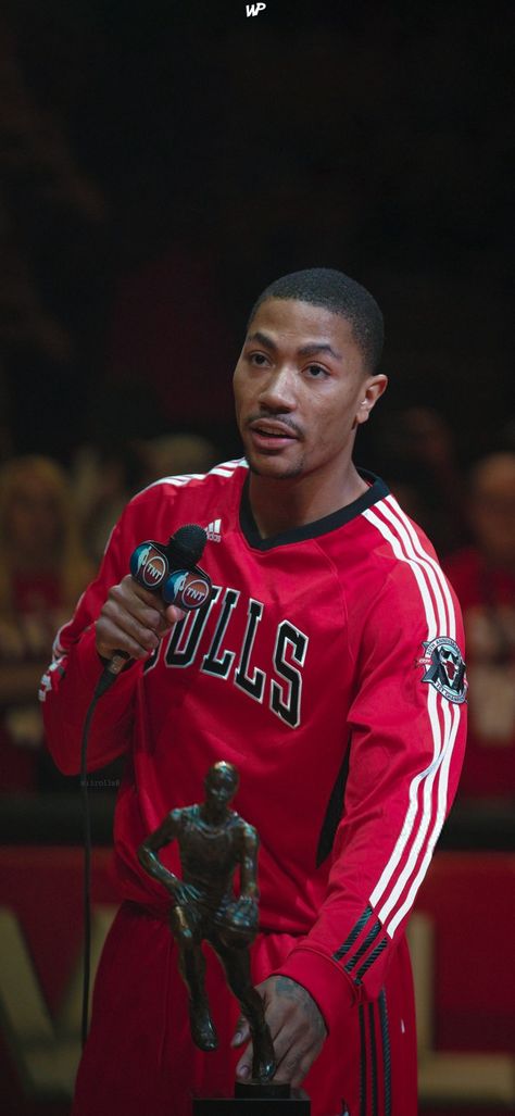 Nba Game Aesthetic, Basketball Portraits, Derrick Rose Wallpapers, Nba Aesthetic, Nba Pics, 2010s Aesthetic, Sports Posters, Basketball Wall, Nba Art