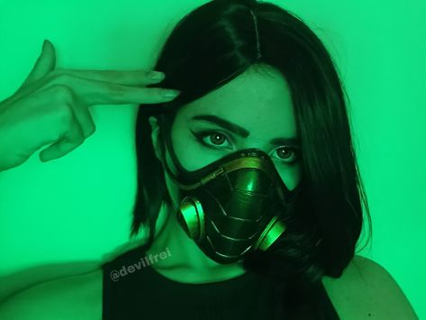 Valorant Cosplay Viper, Viper Valorant Aesthetic, Runin Fang, Valorant Viper Fanart, Viper Cosplay, Valorant Cosplay, Valorant Art, Viper Valorant, Gas Mask Girl