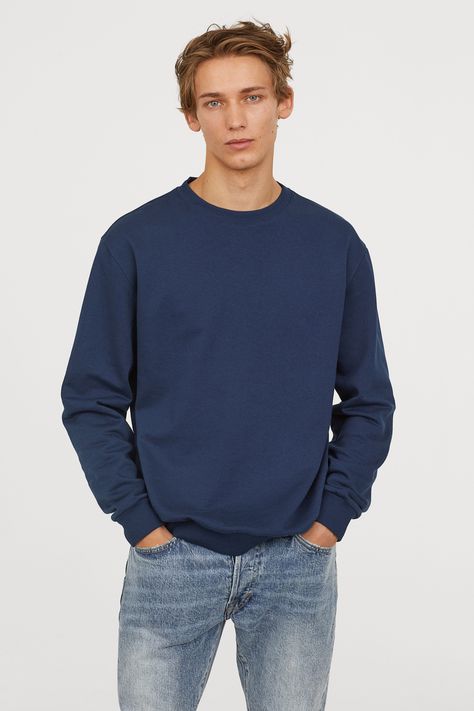 men unisex streetwear sweat swetshirt navy blue style relaxed Navy Blue Sweatshirt Outfit Men, Navy Blue Hoodie Outfit Men, Dark Blue Sweatshirt Outfit, Navy Blue Crewneck Outfit, Blue Sweatshirt Outfit, Navy Sweater Outfit, Blue Tshirt Outfit, Blue Hoodie Outfit, Sweatshirt Outfit Men