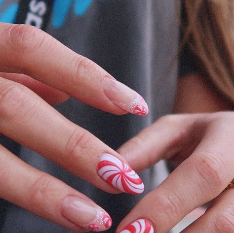 Jess Smith on Instagram: "❣️peppermint twist ❣️

.
.
.
.
.
.
.
#peppermint #peppermintswirl #peppermintcandy #christmasnails #christmasnailart #holidaynailart" Pink Peppermint Nails, Peppermint Swirl Nails, Peppermint Nails, Pink Peppermint, Swirl Nails, Holiday Nail Art, Peppermint Candy, Christmas Nail, Christmas Nail Art