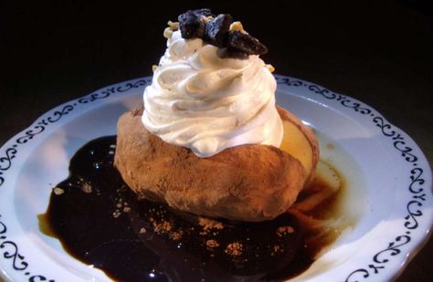 Have you heard of Idaho's famous ice cream potato? Here's how to make it Cream Potatoes Recipe, Potato Ice Cream, Instagrammable Food, State Recipes, Cocoa Powder Cookies, Dessert Restaurants, Gourmet Meals, Recipe Icon, American Desserts