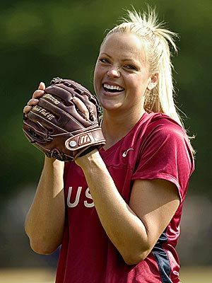 "Never limit yourself, never be satisfied, and smile... It's free!" --Jenny Finch (USA softball pitcher)  ...Her actions speak! Jennie Finch, Throw Like A Girl, Softball Pitcher, Softball Season, Softball Hairstyles, Softball Pictures, Softball Life, Fastpitch Softball, Girls Softball